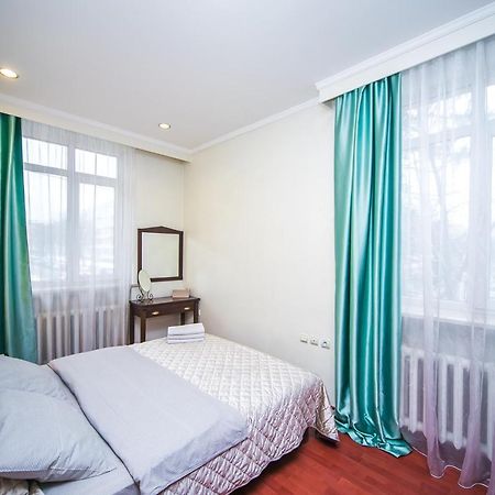 Apartment Ploshchad Pobedy 3 Komnaty Minsk Exterior foto